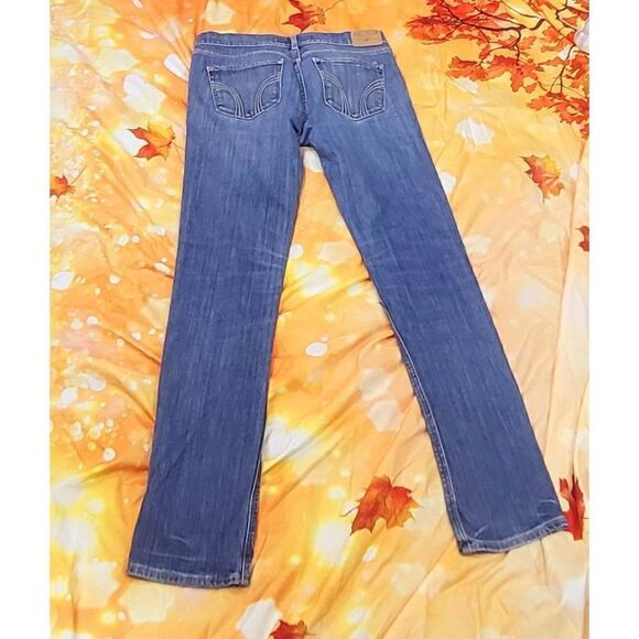 Hollister co.  - Picture 3 of 5